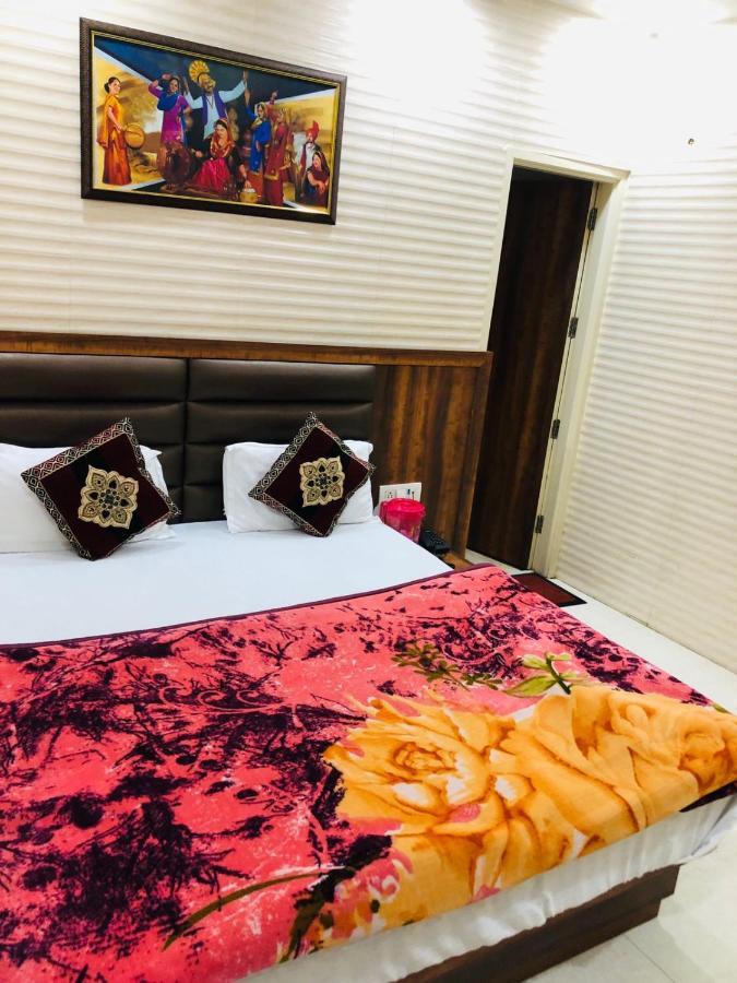 Jasneet Homestay Amritsar Eksteriør billede